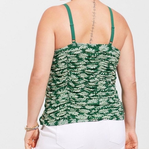 Torrid Stretch Mesh Cropped Shirred Cami Top Green, size 2 (18/20) - Picture 2 of 8